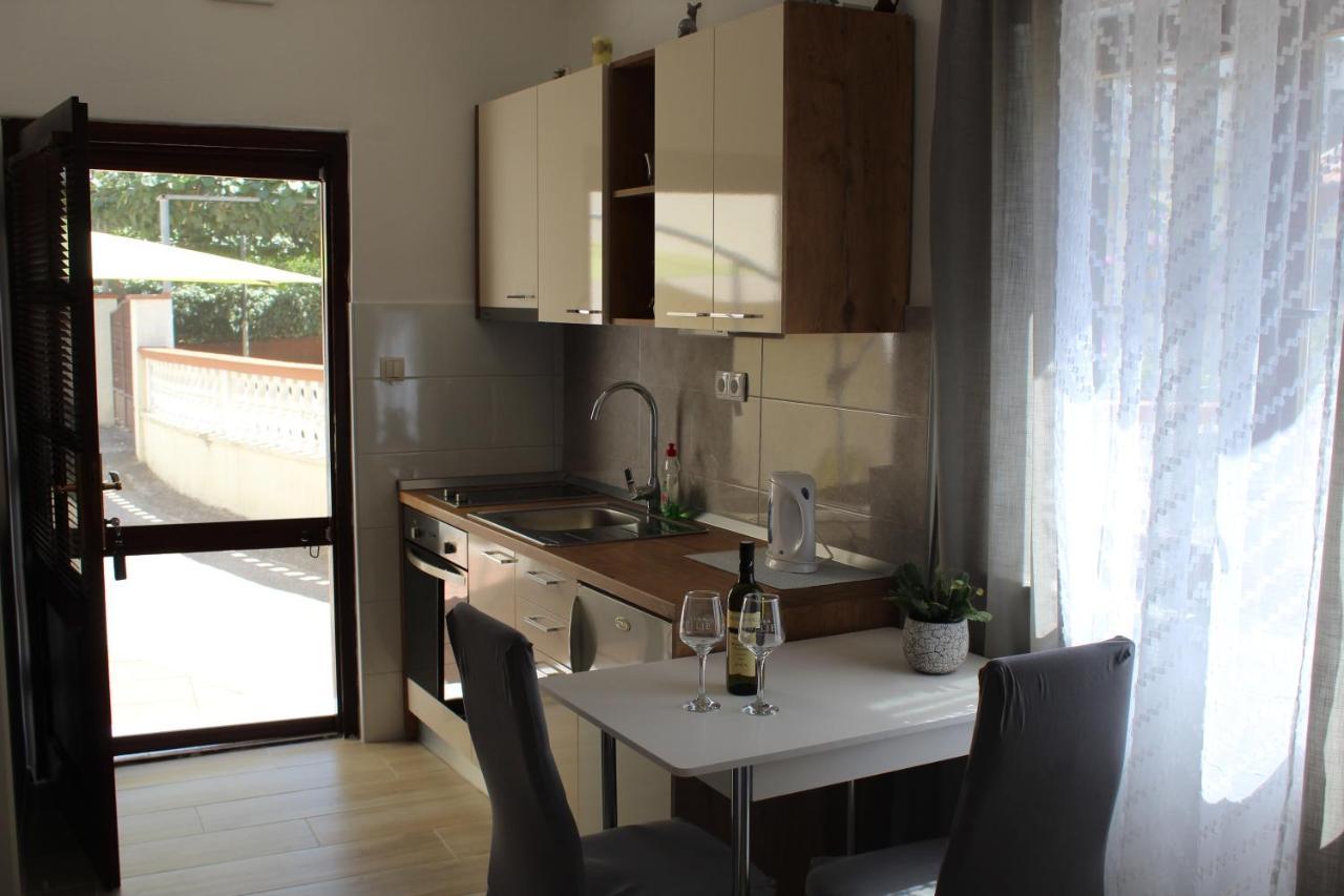 Apartments Kekel 비오그라드나모루 외부 사진